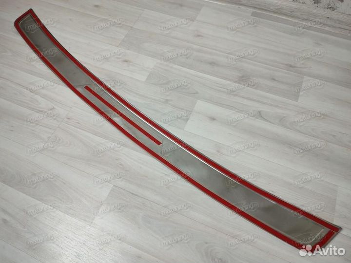 Накладка на задний бампер Volkswagen Tiguan (новая