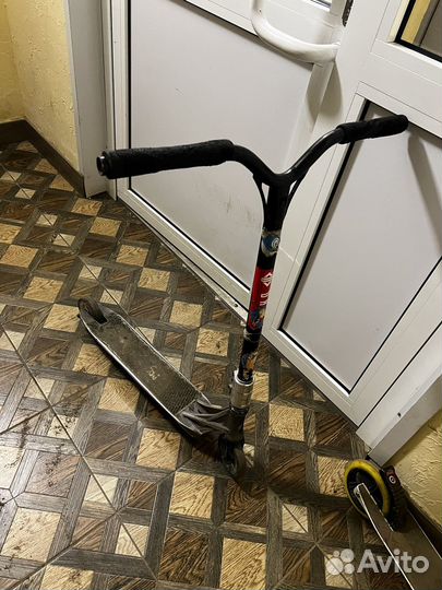 Трюковой самокат кастом в парк