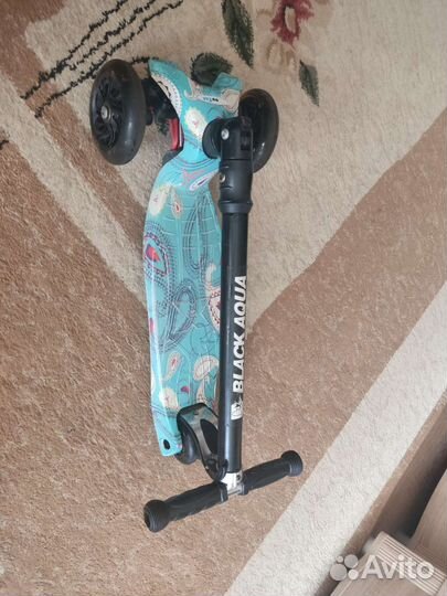 Самокат трехколесный со светящимися колесами