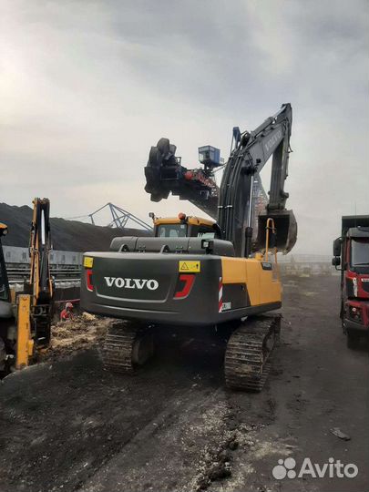 Услуги гусеничного экскаватора