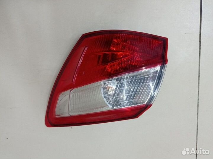 Фонарь задний наружный правый Nissan Qashqai