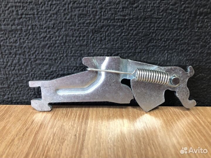 Планка распорная тормозных колодок Spectra