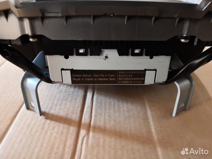 Штатный монитор Toyota Harrier в Чите