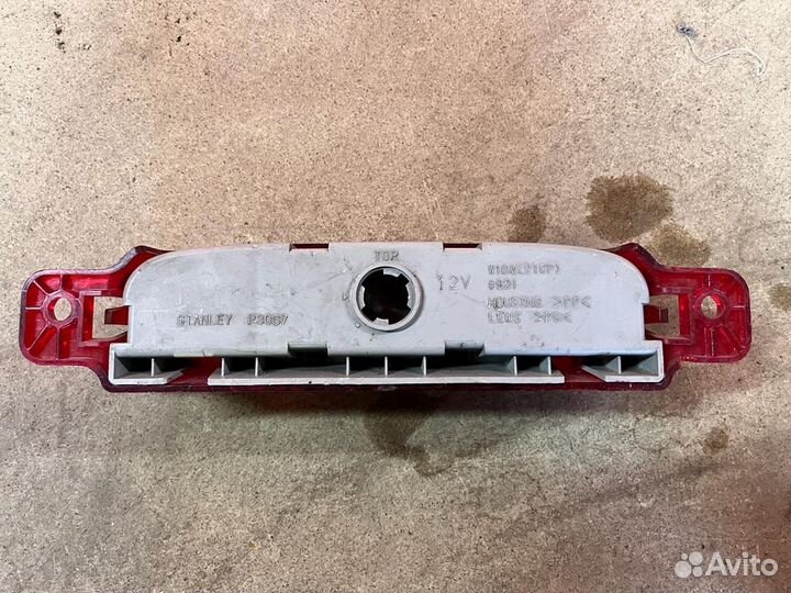 Стоп сигнал в крышку багажника Mazda 3 bк седан