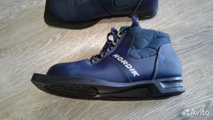 Лыжные ботинки