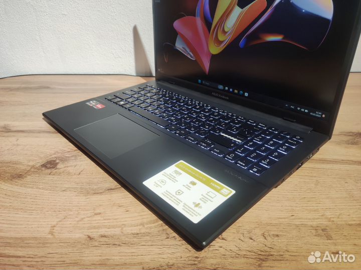 Новый Asus Vivobook IPS Ryzen 5-7520U 16GB DDR5