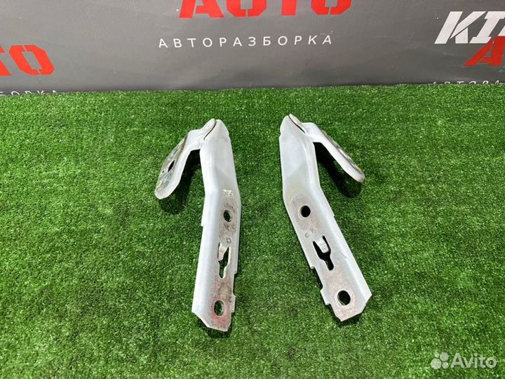 Петля капота Audi A6 C6 Quattro 3.2 2007