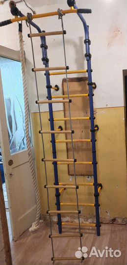 Турник настенный Детская шведская стенка