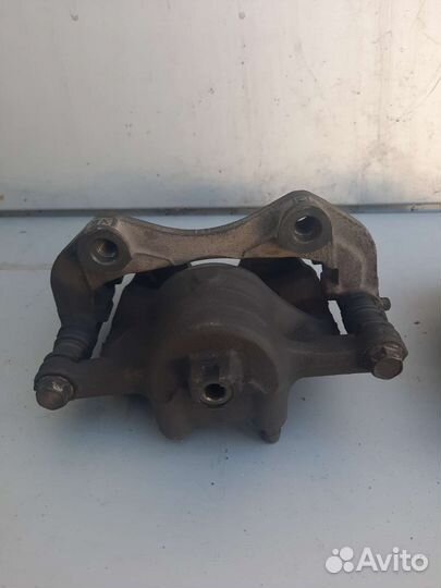 Суппорт nissan sanni b15 (левый и правый)