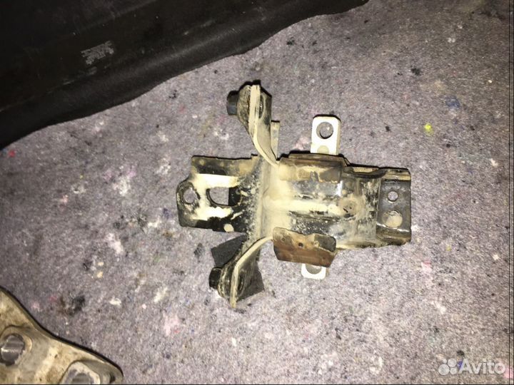 Опора МКПП 6Q0199555AS фольксваген поло седан