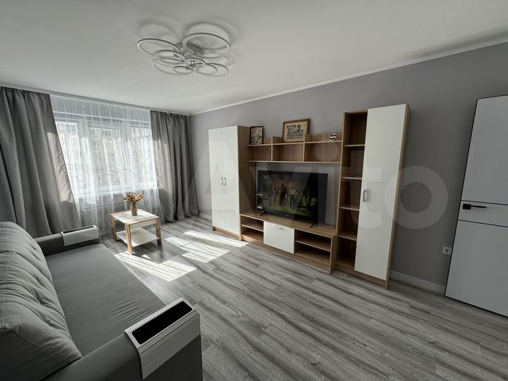 2-к. квартира, 65 м², 4/16 эт.