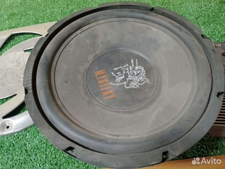 Динамик для сабвуфера 12