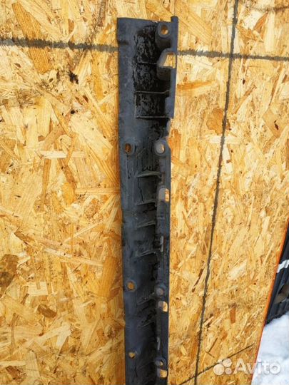 Кронштейн накладки порога левый Bmw X5 35Ix E70