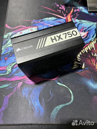 Блок питания Corsair HX750