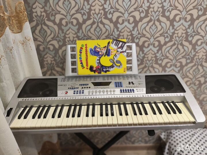 Синтезатор Denn Dek 890