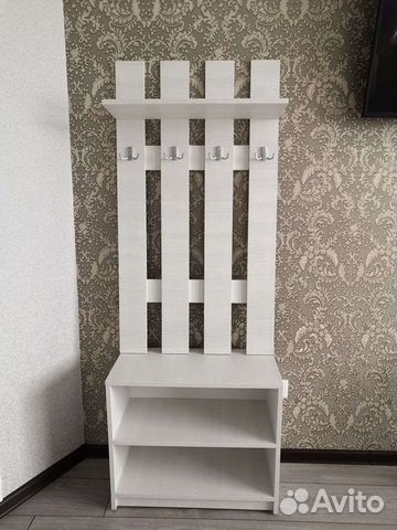 Продам вешалку в прихожую