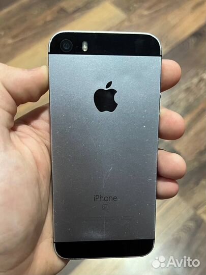 iPhone SE, 16 ГБ