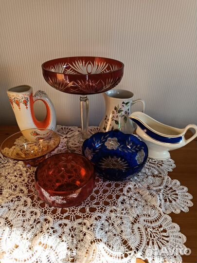 Фруктовница на ножке, рубиновое стекло