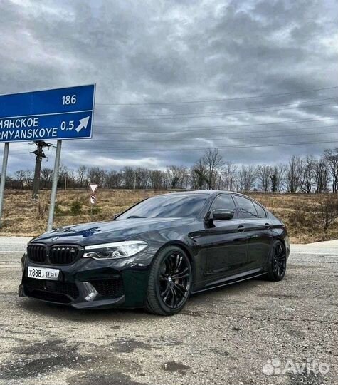 Водитель с личным автомобилем