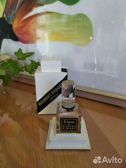 Флаконы парфюмерные. Винтаж