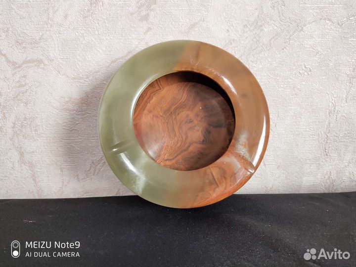 Пепельница из натурального камня оникс