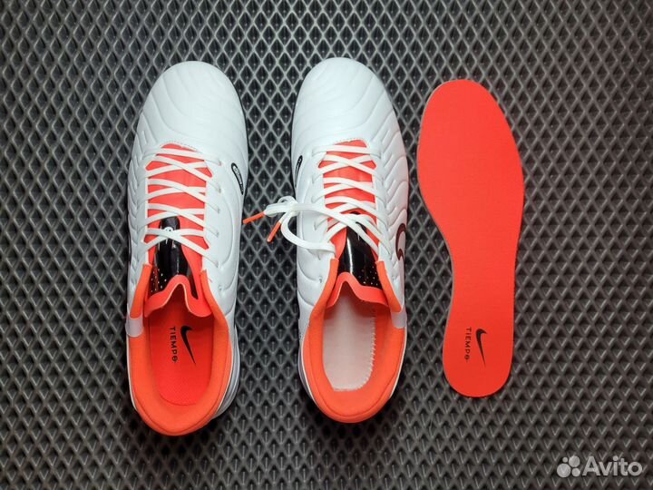 Футбольные сороконожки Nike