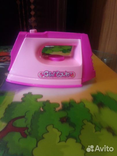 Игрушечный утюг