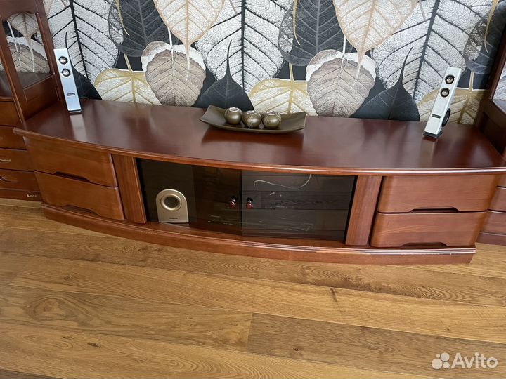 Тумба под тв массив ясеня