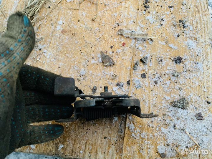 Замок капота Kia Spectra 2004-2011 оригинал