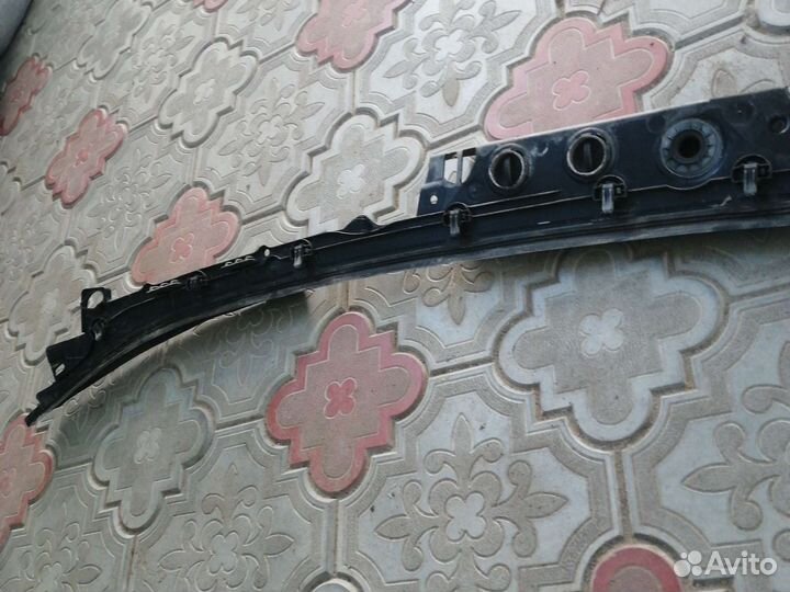 Жабо лобового стекла BMW 7-Series F01