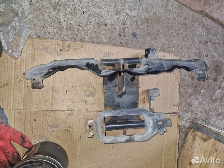 Scania 4-serie 1440108 кронштейн дефлектора левый