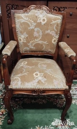 Комплект стол и стулья