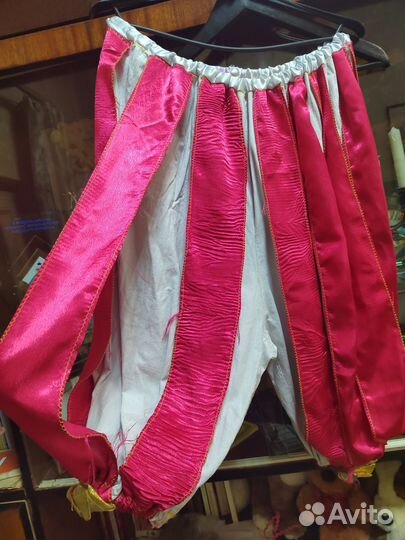 Костюм короля (колет, кюлоты, парик) Костюмы б/у