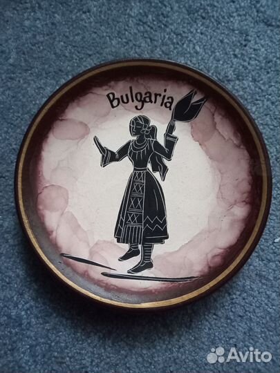 Тарелки, кружки, брелки сувенирные