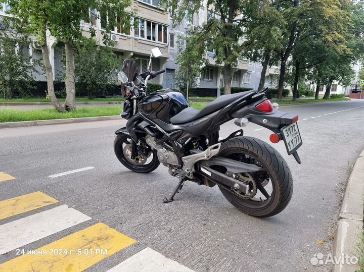 Мотоцикл Suzuki SFV 650 Gladius, 2013