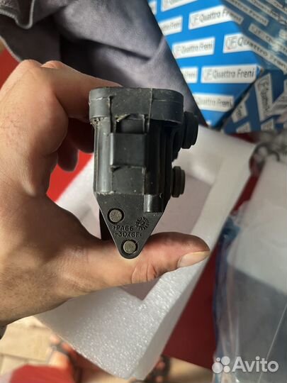 Блок клапанов пневмоподвески Range Rover Sport