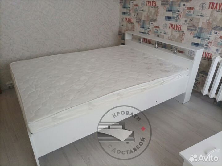 Кровать с матрасом