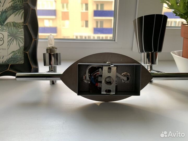 Светильник поворотный