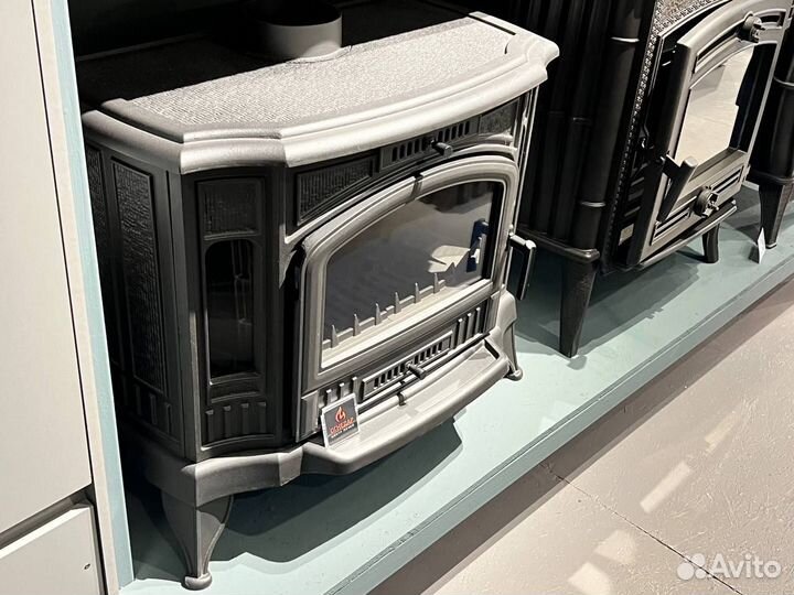 Чугунный камин для дома на дровах