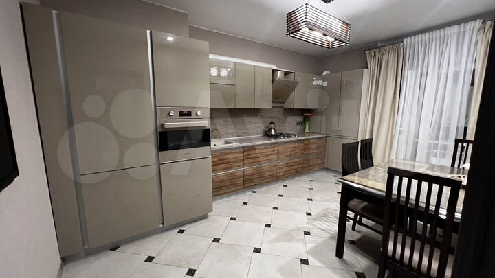 3-к. квартира, 90 м², 13/17 эт.