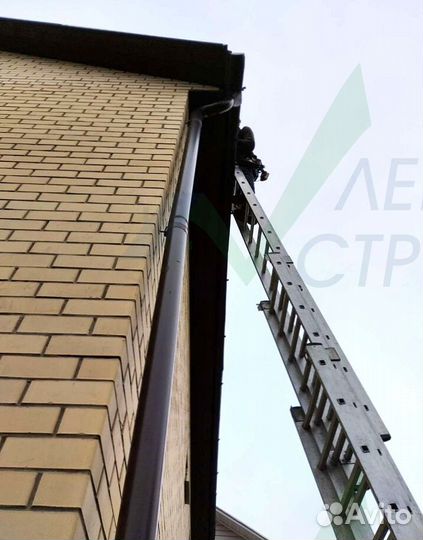 Желоб водосточный