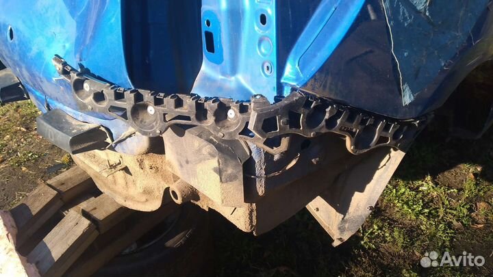 Кронштейн заднего бампера Renault Logan 2