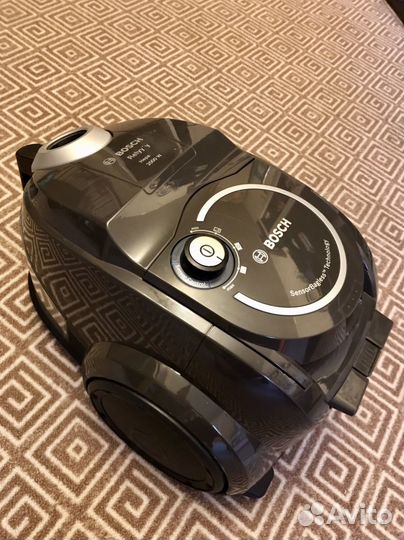 Пылесос Bosch BGS32002/03 нера 2000W