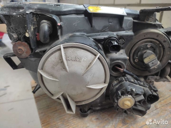 Фара Toyota caldina 21