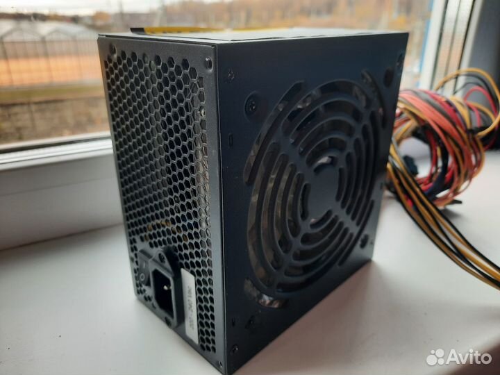 Блок питания для компьютера 550w Aerocool VX550