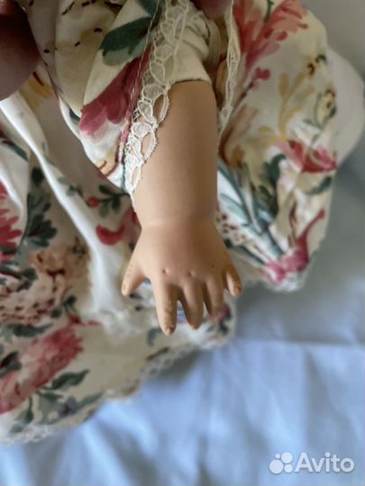 Кукла коллекционная фарфоровая