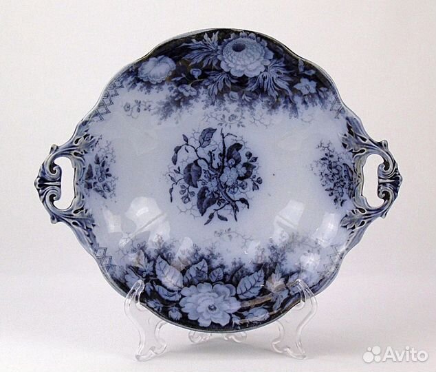 Старинные тарелки и блюда для сервировки стола