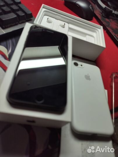 Телефон iPhone 7