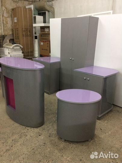 Торговое оборуд. для цветов, сувенир Тумбы и шкаф