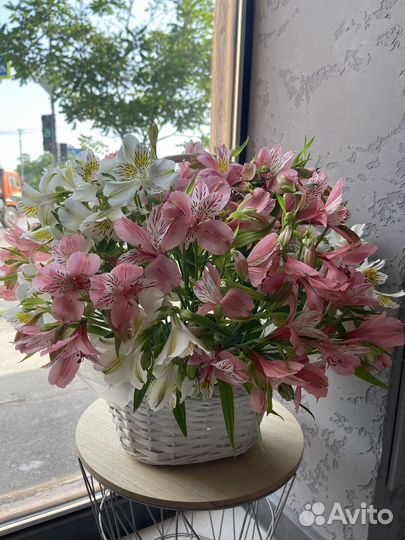 Цветы, игрушки, шары, розы букеты с доставкой